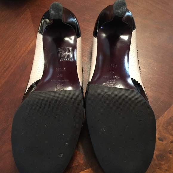 Italian Patent Leather Pumps - Picture 4 of 4